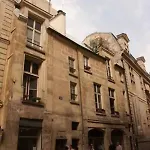 Appartement Dans Le Marais Avec Terrasse